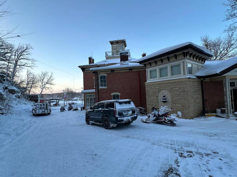 Merry Mansion East Dubuque Exterior foto