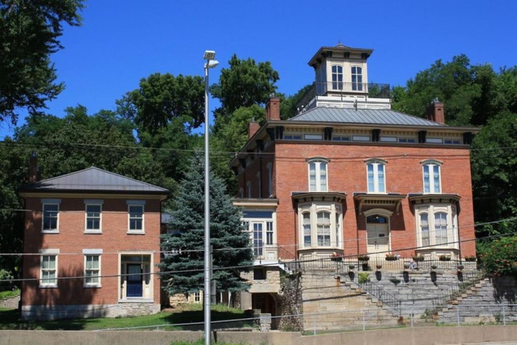 Merry Mansion East Dubuque Exterior foto