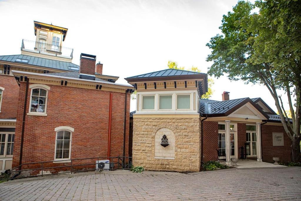 Merry Mansion East Dubuque Exterior foto